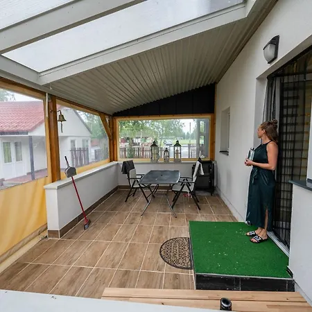 Friends - Csaladoknak Es Barati Tarsasagoknak Apartmán Balatonberény