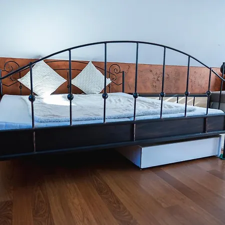 Friends - Csaladoknak Es Barati Tarsasagoknak *