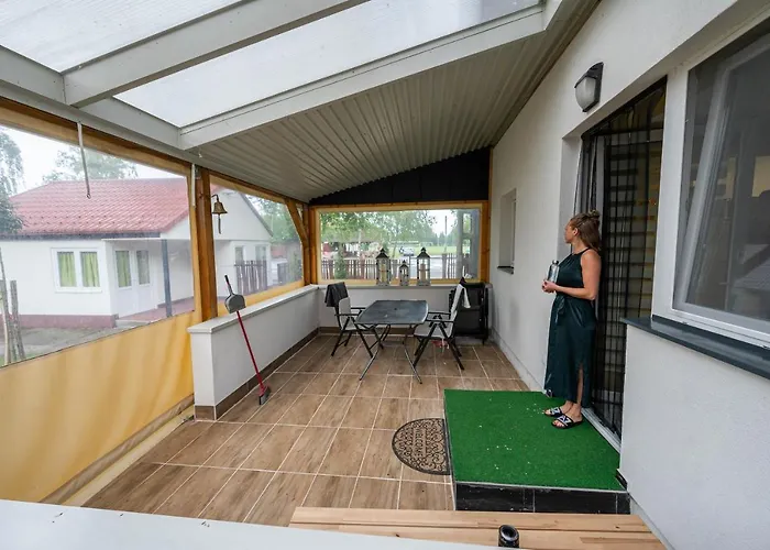 Friends - Családoknak és Baráti Társaságoknak Appartamento Balatonberény