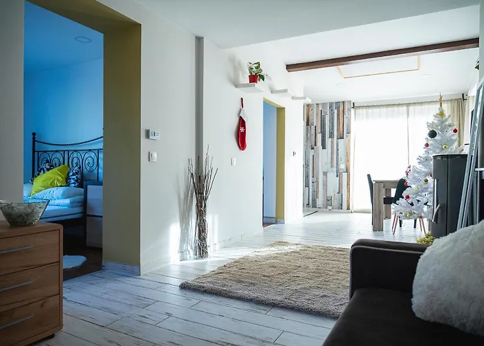 Friends - Csaladoknak Es Barati Tarsasagoknak Apartament *