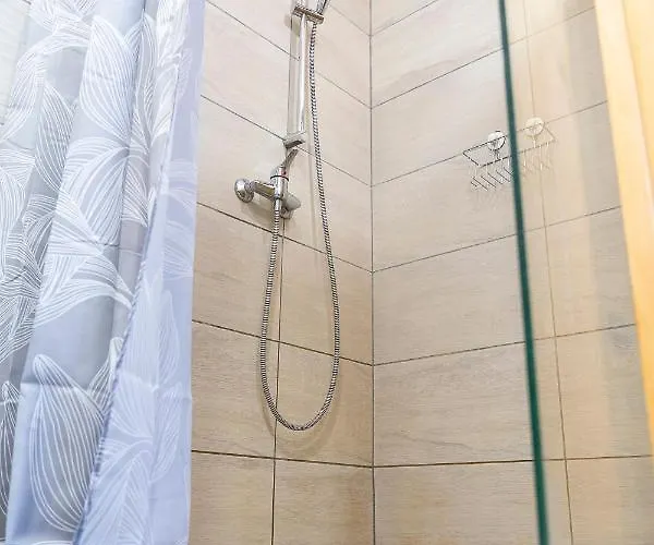 Friends - Csaladoknak Es Barati Tarsasagoknak Balatonberény