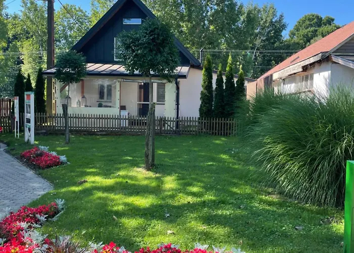 Friends - Csaladoknak Es Barati Tarsasagoknak Balatonberény